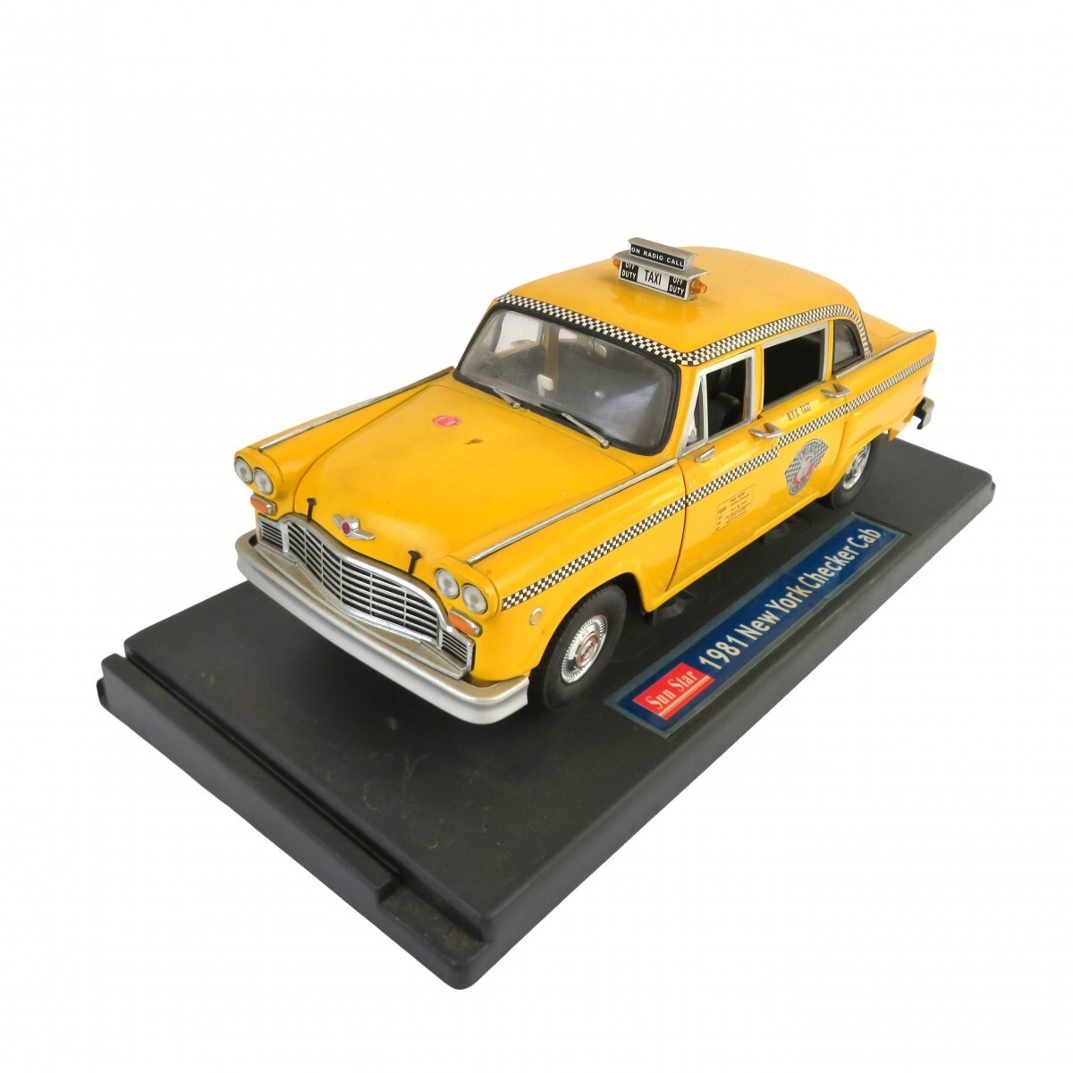 1/18 チェッカーマラソン ニューヨークタクシー仕様 Amazon