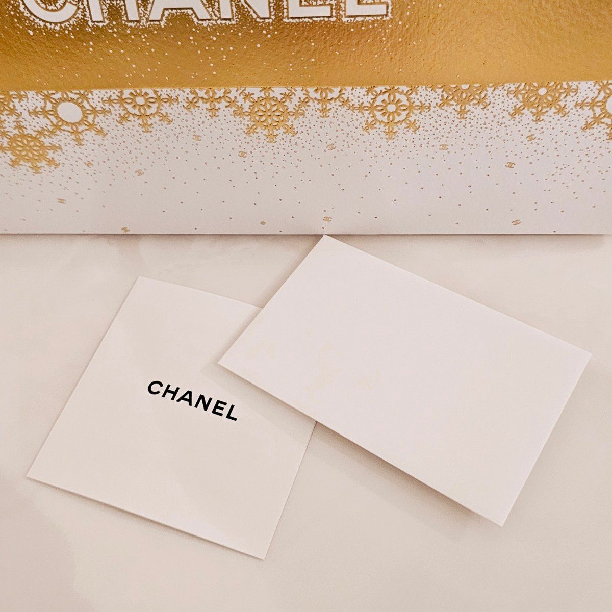 CHANEL シャネルホリデークリスマスコフレ2024 エッセンシャル CHANEL シャネルホリデークリスマスコフレ2024 エッセンシャル