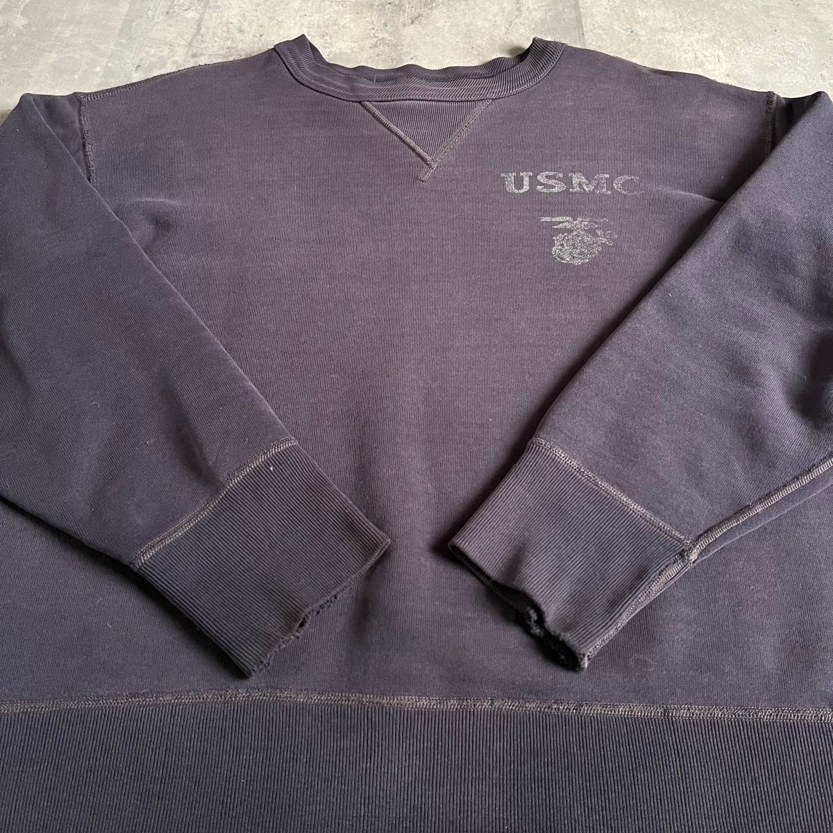 McCOY】スウェット フェード USMC 前V ガゼット ボロ 茄子紺 McCOY】スウェット フェード USMC 前V ガゼット ボロ 茄子紺