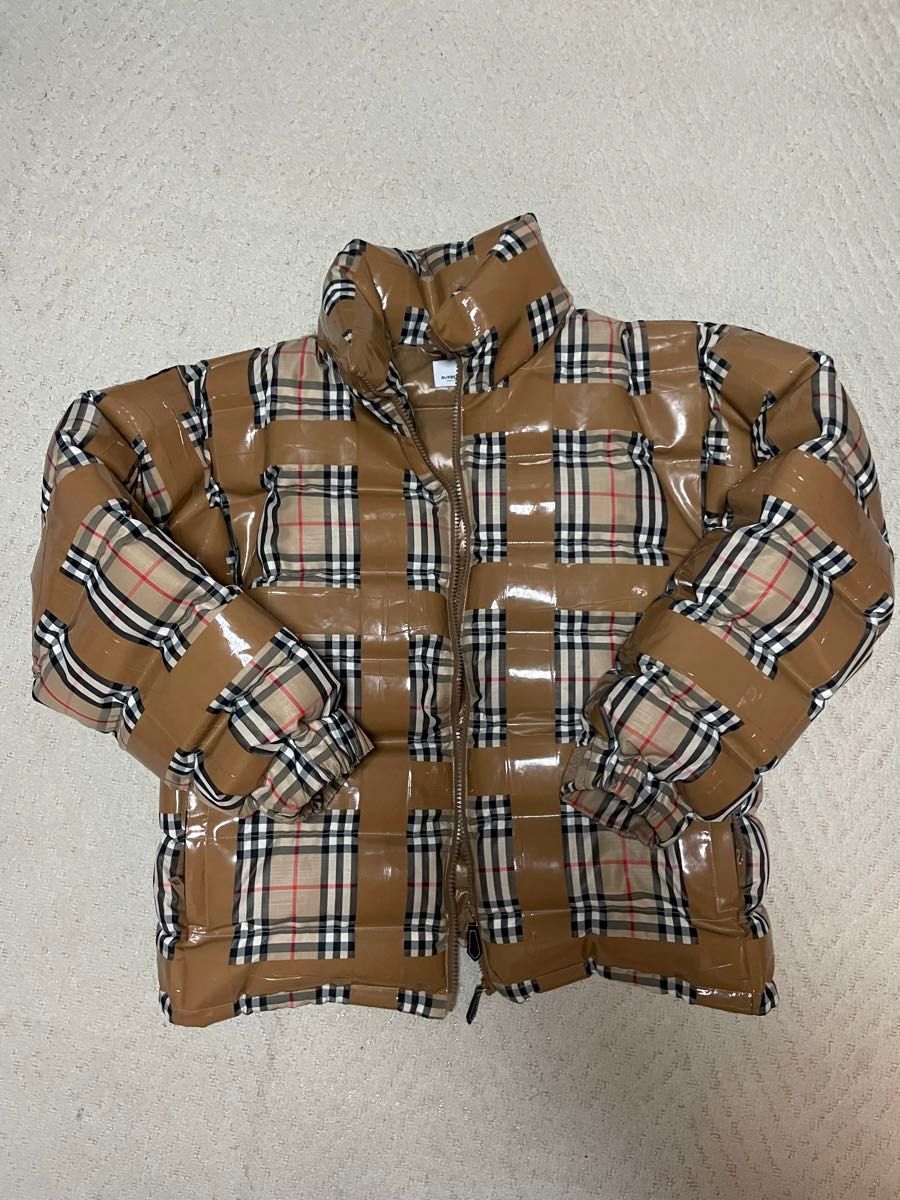 美品 BURBERRY ダウンジャケット テープディテール ガムテープ 美品 BURBERRY ダウンジャケット テープディテール ガムテープ