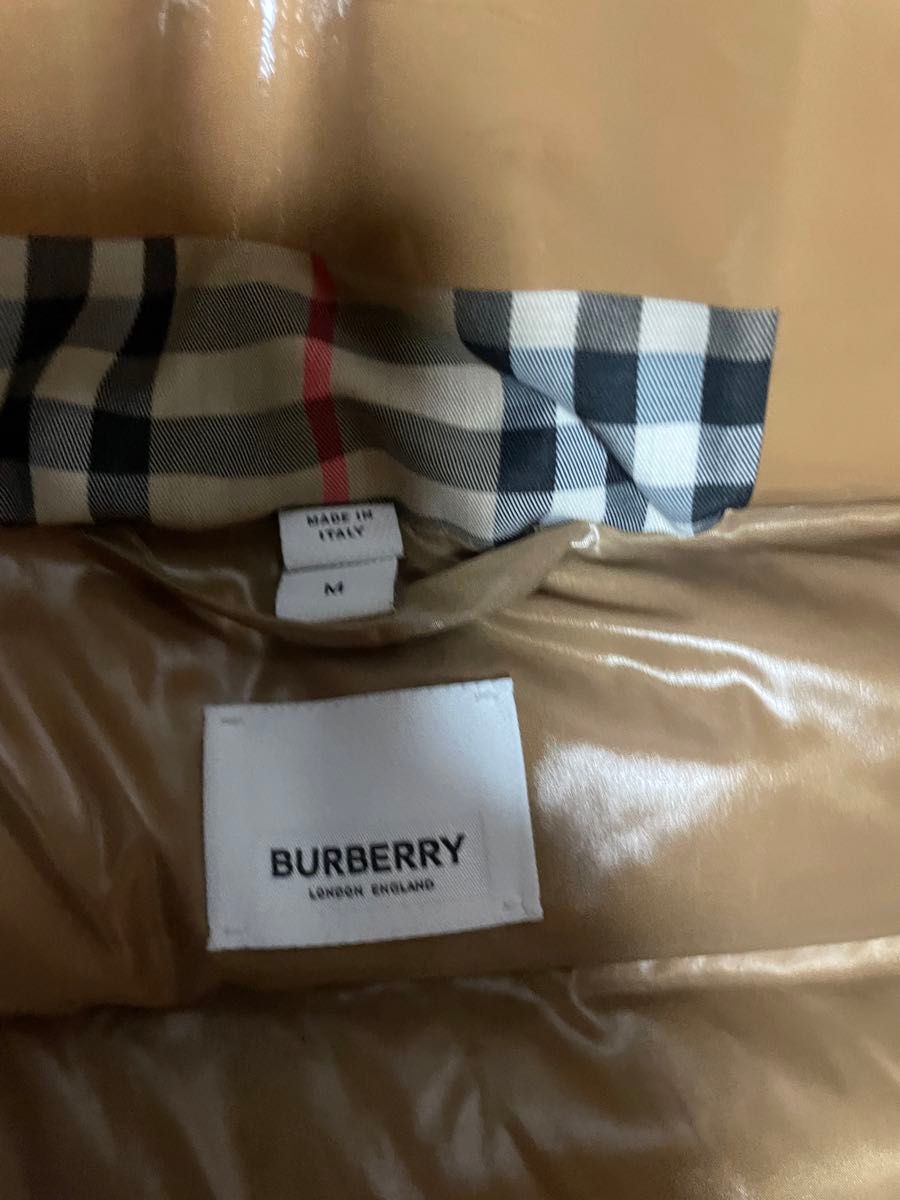 美品 BURBERRY ダウンジャケット テープディテール ガムテープ 美品 BURBERRY ダウンジャケット テープディテール ガムテープ