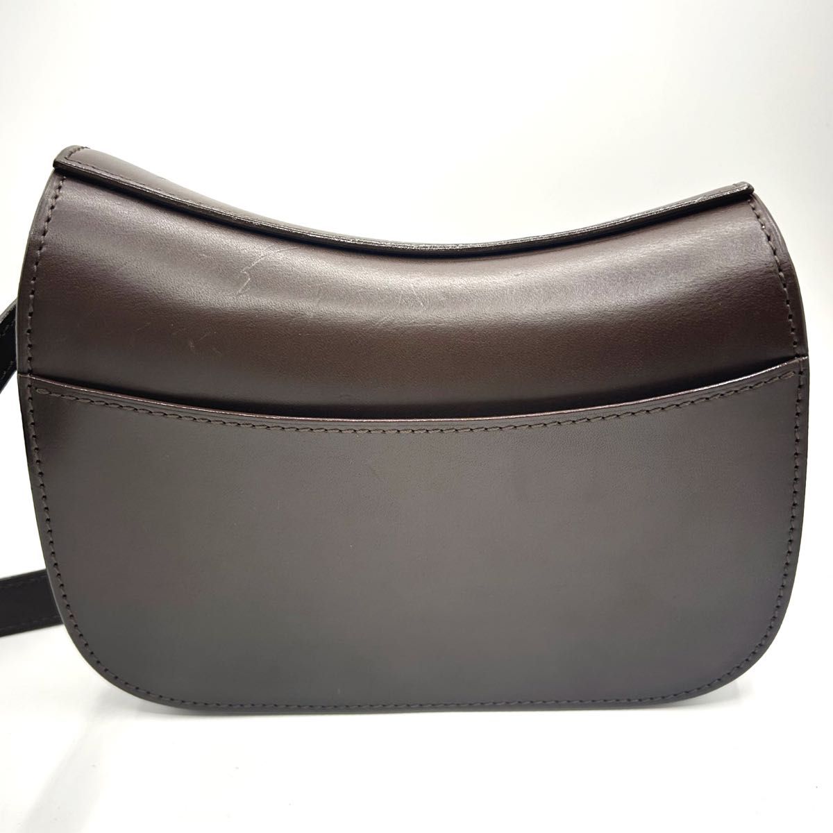 極美品 ITAGAKI いたがき 鞍 ショルダーバッグ クロスボディ 極美品 ITAGAKI いたがき 鞍 ショルダーバッグ クロスボディ