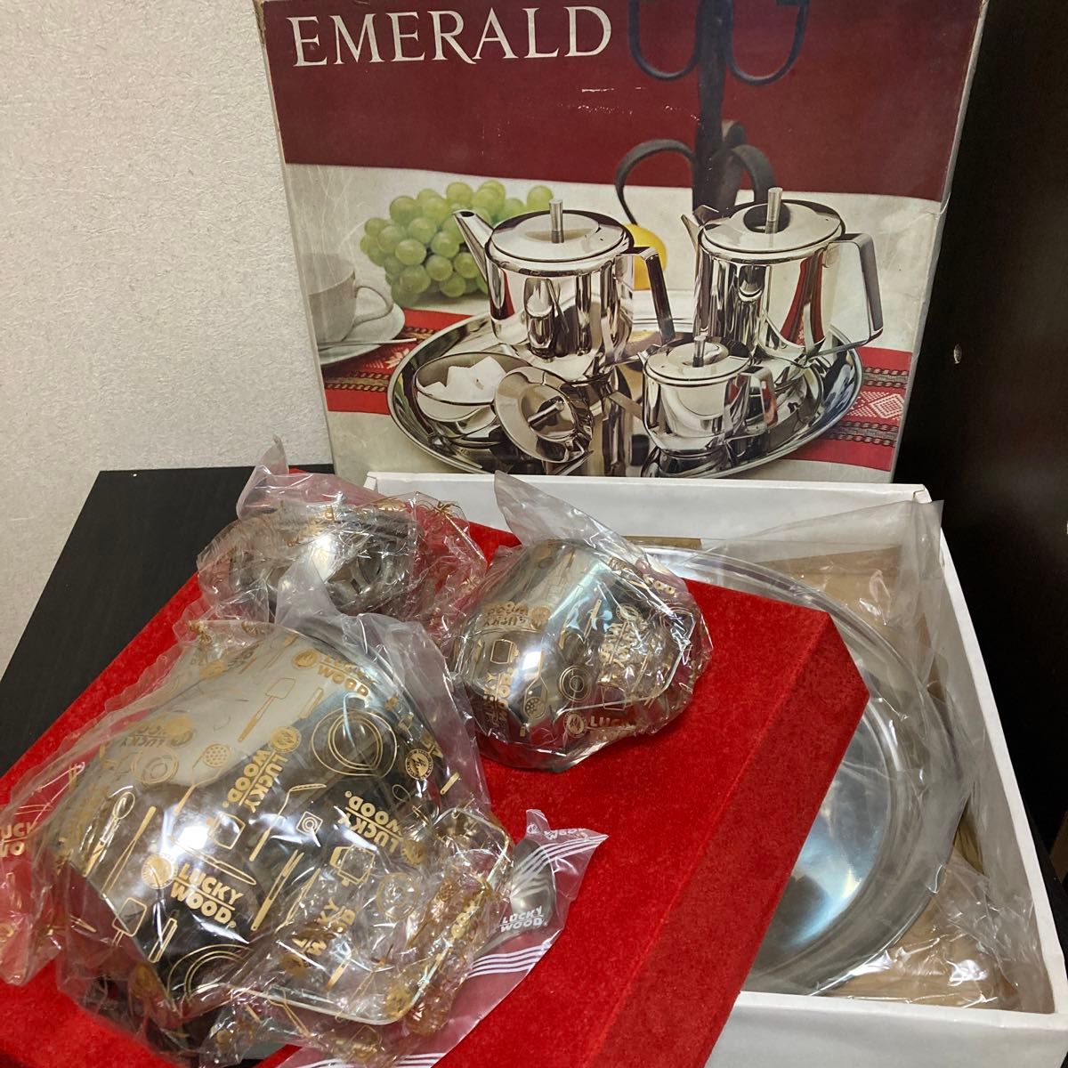 未使用 ラッキーウッド EMERALD ティーセット トレー 未使用 ラッキーウッド EMERALD ティーセット トレー