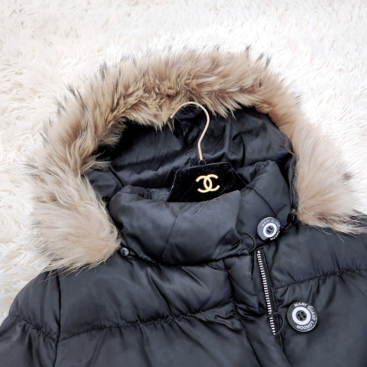 MARY QUANT ラクーンファー ダウンコート Aライン 裏地総柄 MARY QUANT ラクーンファー ダウンコート Aライン 裏地総柄
