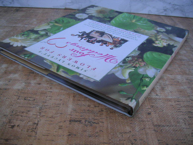 - Simon * reset, work FLOWERS FOUR Four Weddings * foreign book., English inscription *