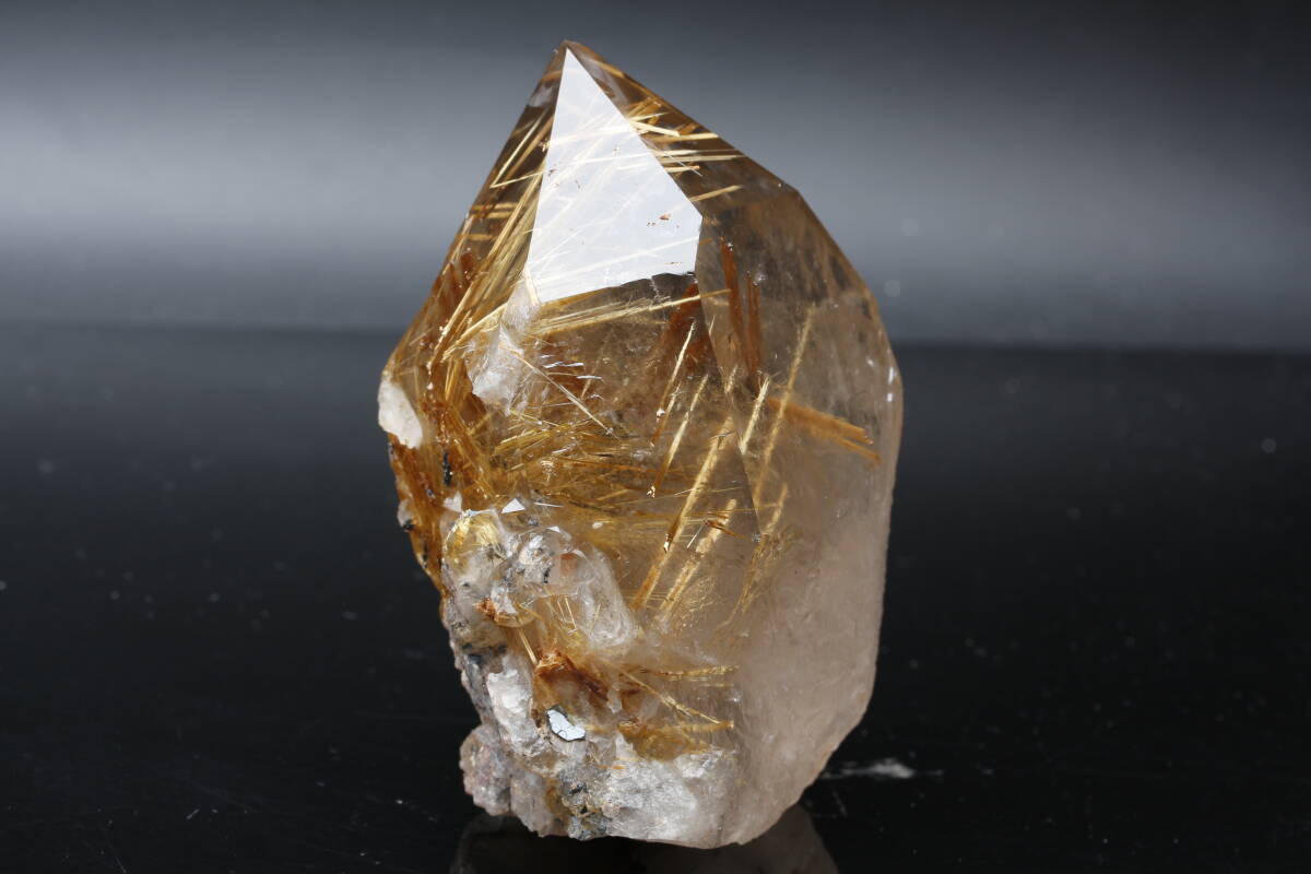 ルチルクォーツ(針水晶)のペンダントトップ 天然石 原石 ルチルクォーツ(針水晶)のペンダントトップ 天然石 原石