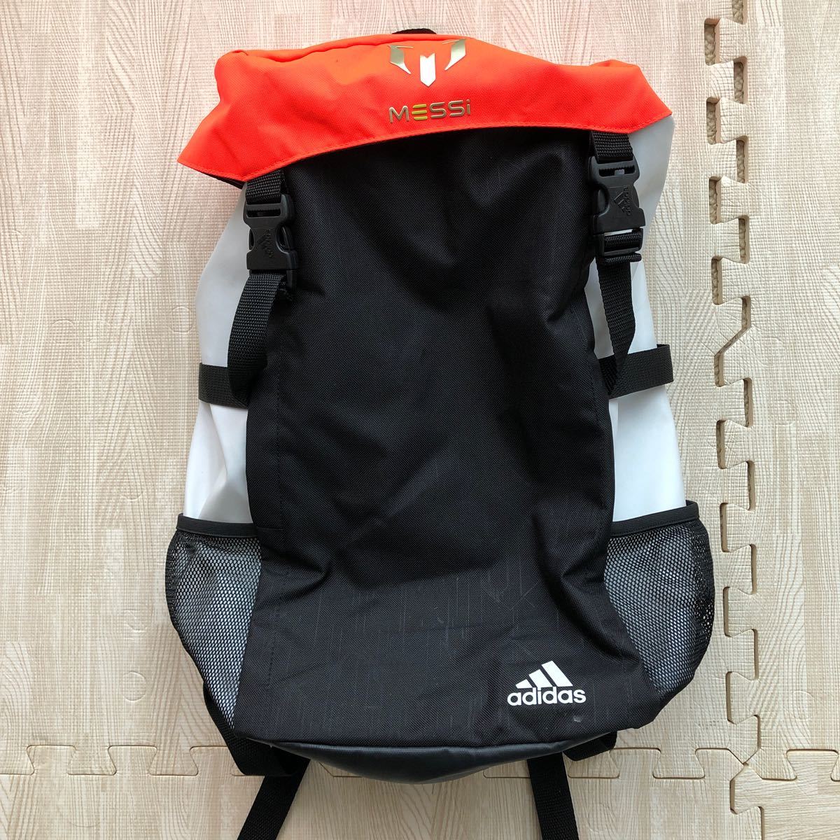 Paypayフリマ 美品 アディダス Messi リュック ブラック 蛍光オレンジ Paypayフリマ 美品 アディダス Messi リュック ブラック 蛍光オレンジ