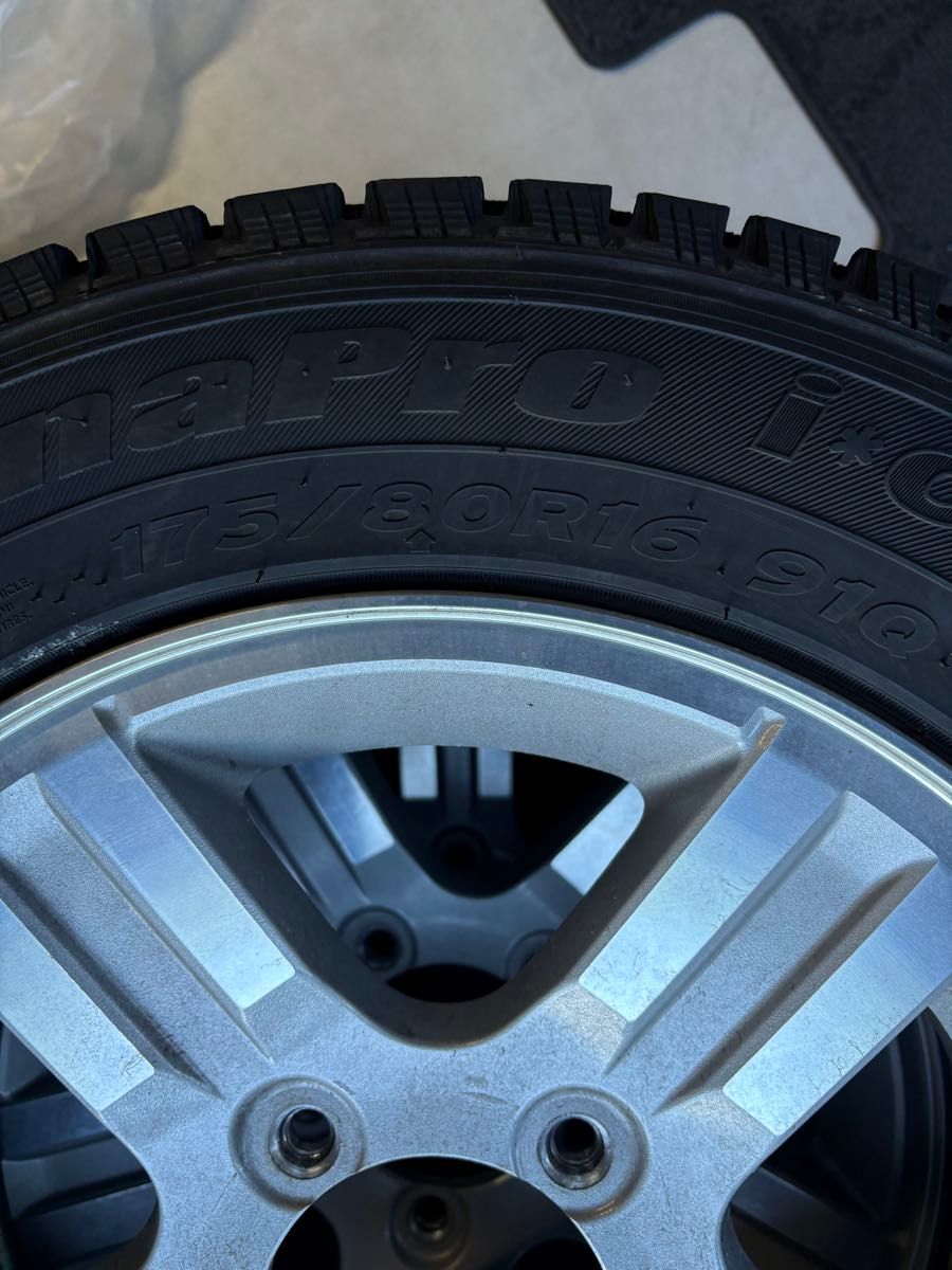送料込 ジムニー スタッドレス 冬 タイヤ 175/80r16 バリ山 送料込 ジムニー スタッドレス 冬 タイヤ 175/80r16 バリ山