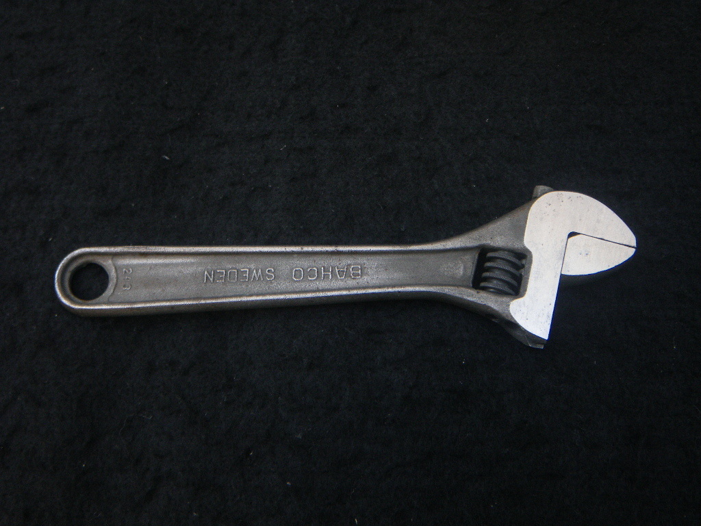 SWEDEN vintage Tool V Steel Adjustable Wrench  工具