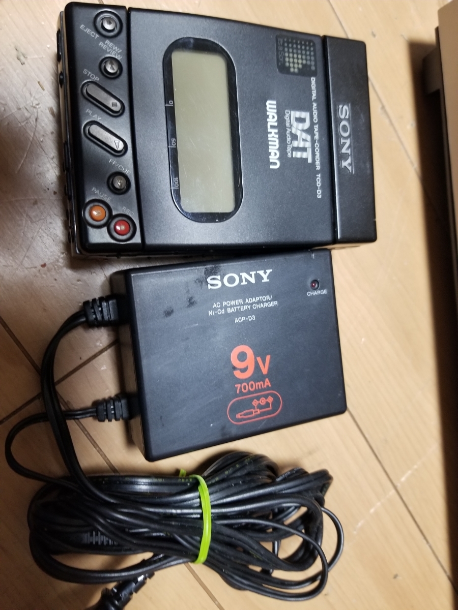 SONY portable DAT TCD-D3 operation did . Junk 