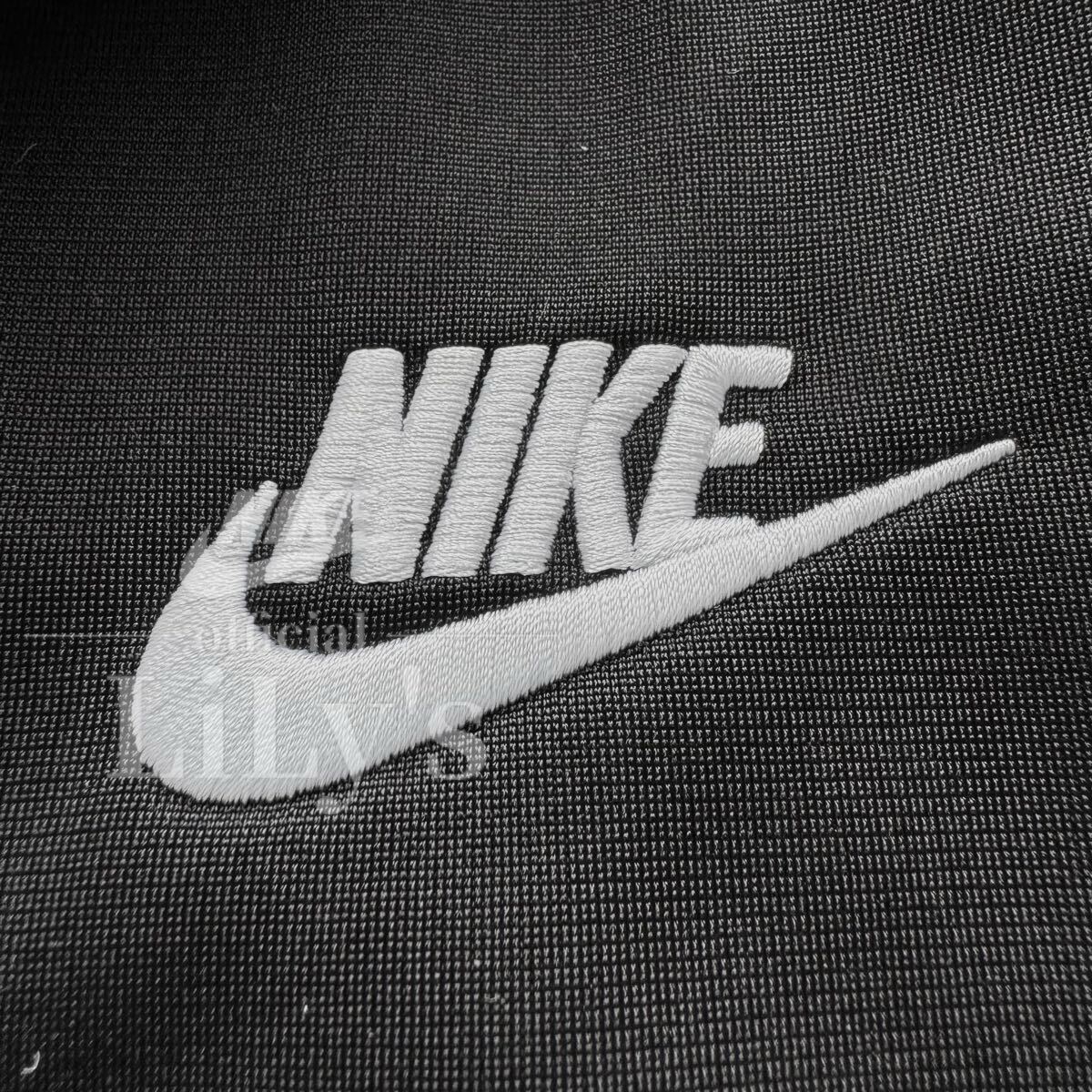 新品 NIKE上下セットアップ XLサイズ ブラック ロゴ刺繍 新品 NIKE上下セットアップ XLサイズ ブラック ロゴ刺繍