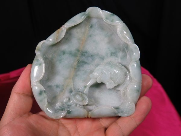 翡翠製筆洗　硬玉　ヒスイ　ミャンマー産　筆洗　鉱物　JADE　彫刻　中国　筆記用具　宝石　貴石_画像6