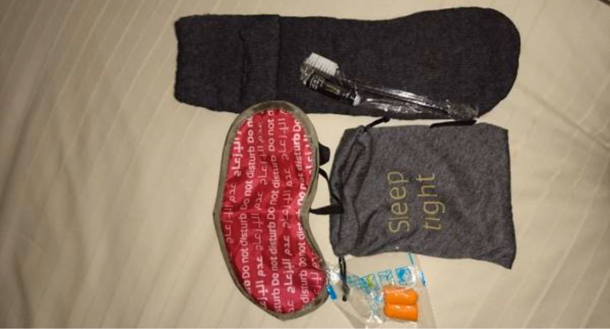 【新品 未開封】エティハド航空アメニティセット アイマスク、耳栓、歯ブラシ、靴下