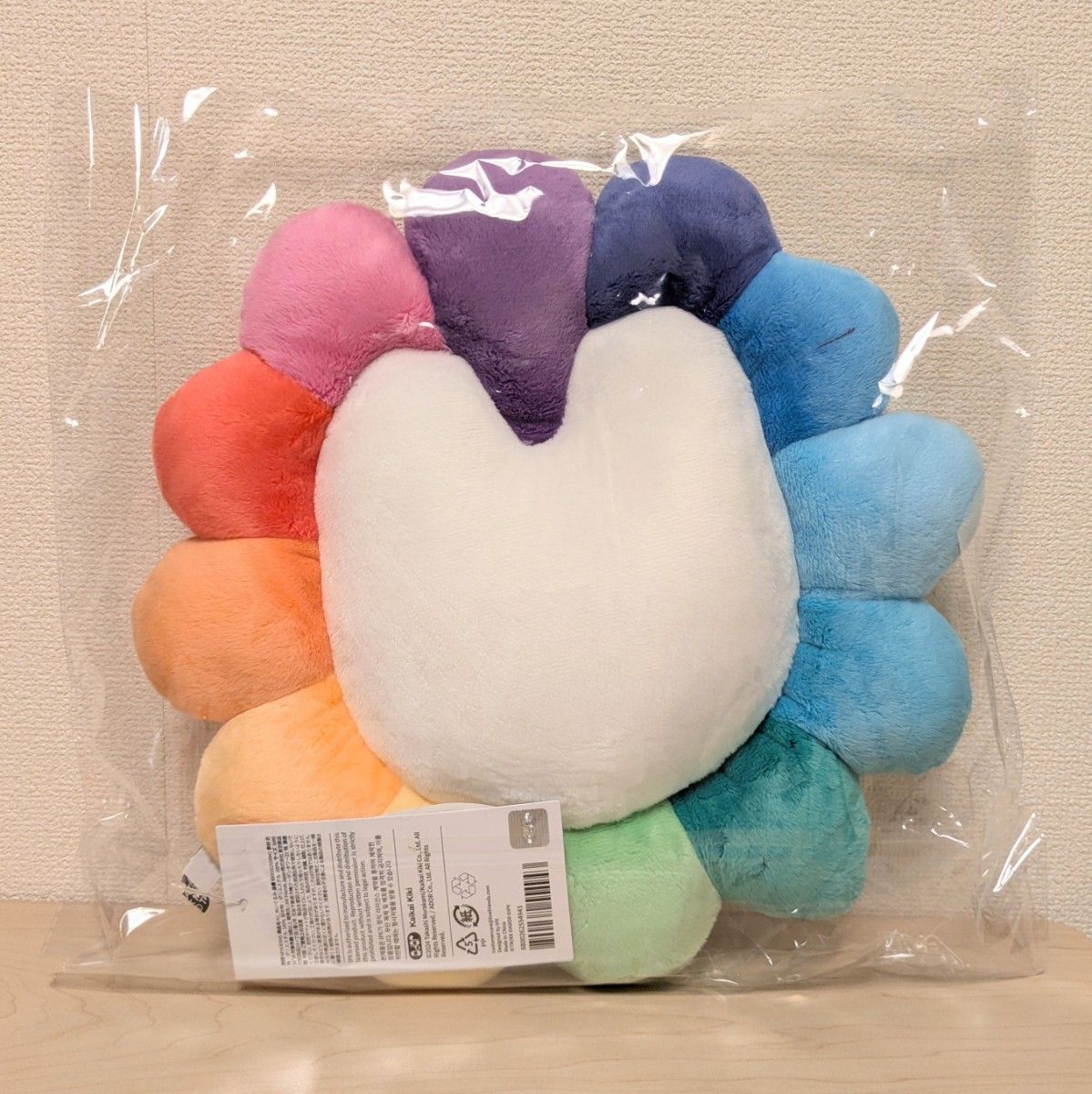 NewJeans x MURAKAMI クッション フラワー new jeans|Yahoo NewJeans x MURAKAMI クッション フラワー new jeans|Yahoo
