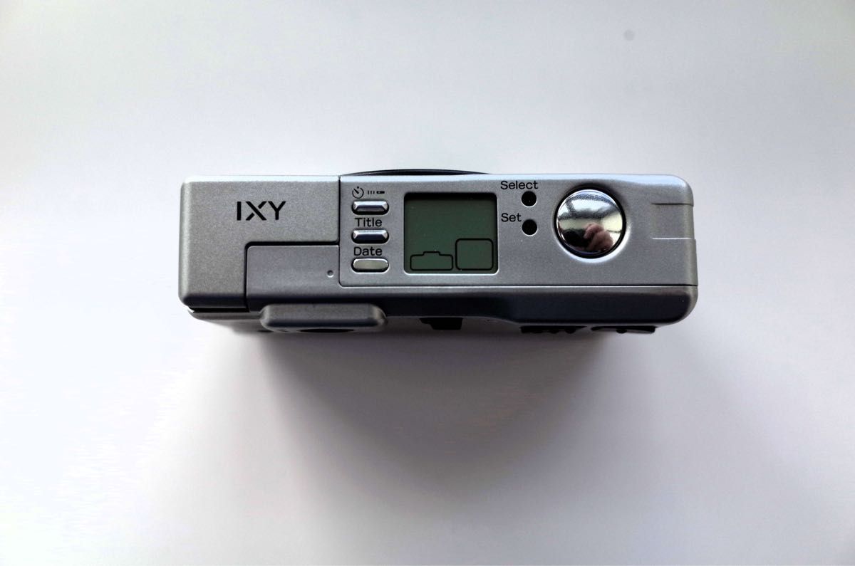 初代キャノンIXY(フィルムカメラ)動作確認済【未使用IX240 初代キャノンIXY(フィルムカメラ)動作確認済【未使用IX240