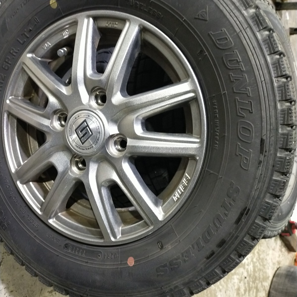 145R12LT6PR スタッドレスタイヤ 、ラ・ストラーダアルミホイール4本 145R12LT6PR スタッドレスタイヤ 、ラ・ストラーダアルミホイール4本