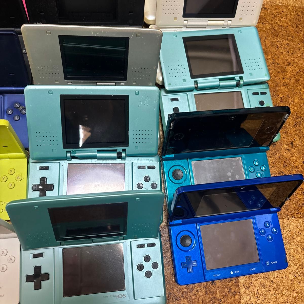 ジャンク品 ニンテンドー DS DSLite DSi 3DS 等 計22台 ジャンク品 ニンテンドー DS DSLite DSi 3DS 等 計22台