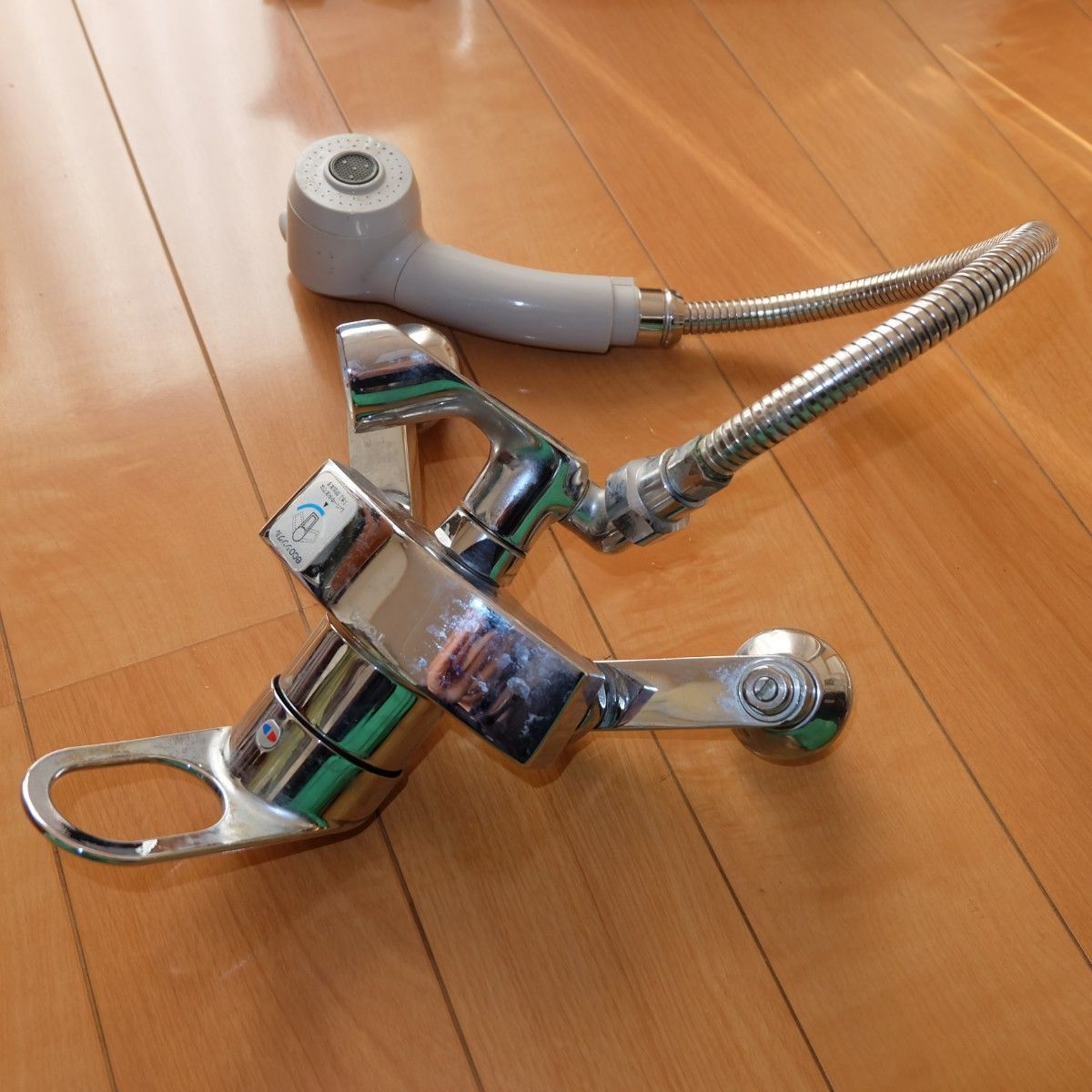 中古 TOTO 壁付き 台所用シングルレバー混合水栓 ハンドシャワー 中古 TOTO 壁付き 台所用シングルレバー混合水栓 ハンドシャワー