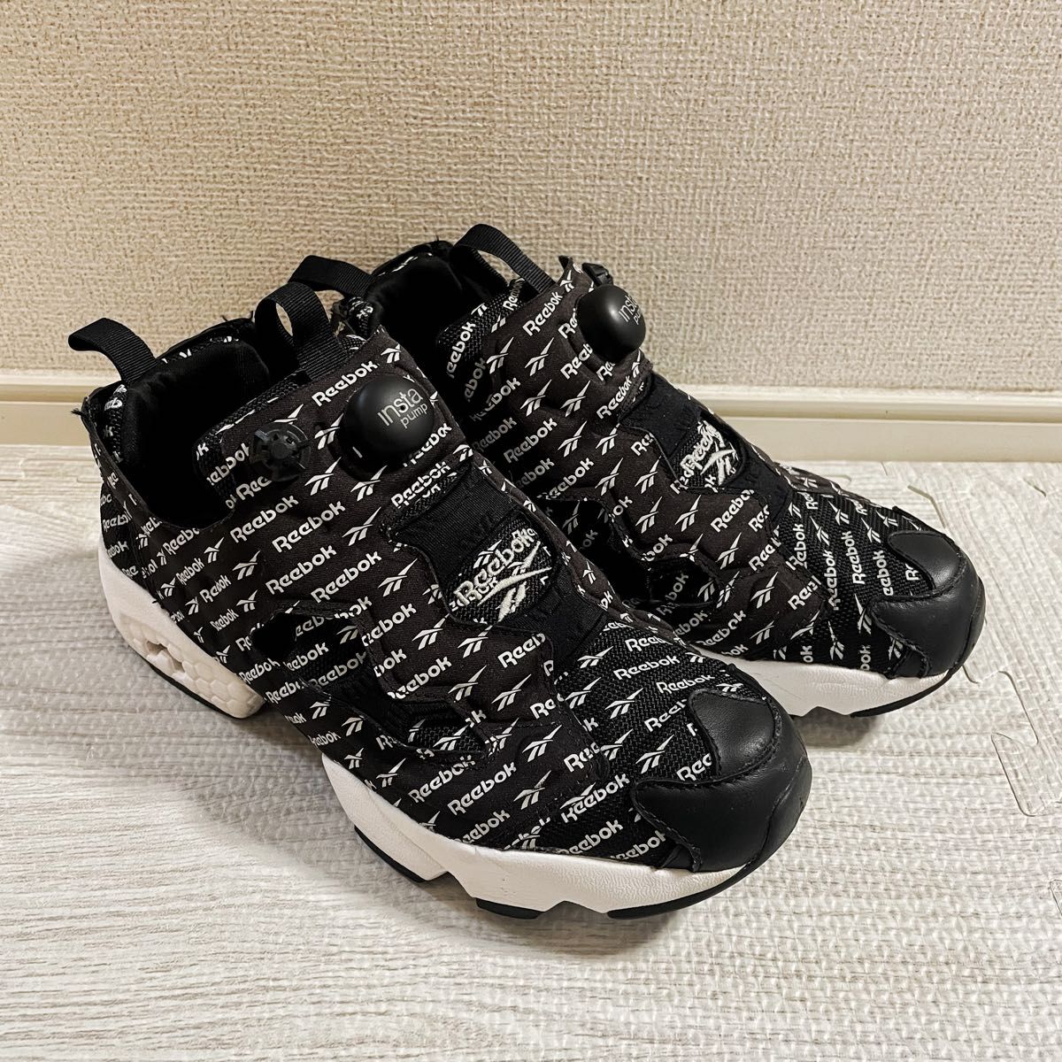 Reebok リーボック INSTA PUMP FURY OG ロゴ総柄|Yahoo!フリマ Reebok リーボック INSTA PUMP FURY OG ロゴ総柄|Yahoo!フリマ