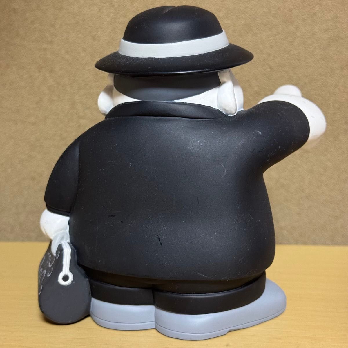 送料無料 笑ゥせぇるすまん 喪黒福造 ソフビフィギュア 藤子 送料無料 笑ゥせぇるすまん 喪黒福造 ソフビフィギュア 藤子