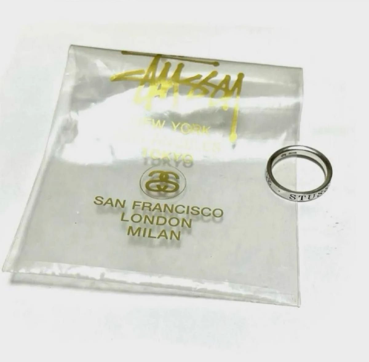 STUSSYステューシー SILVERロゴリング約16号位 LIVE LARGE STUSSYステューシー SILVERロゴリング約16号位 LIVE LARGE