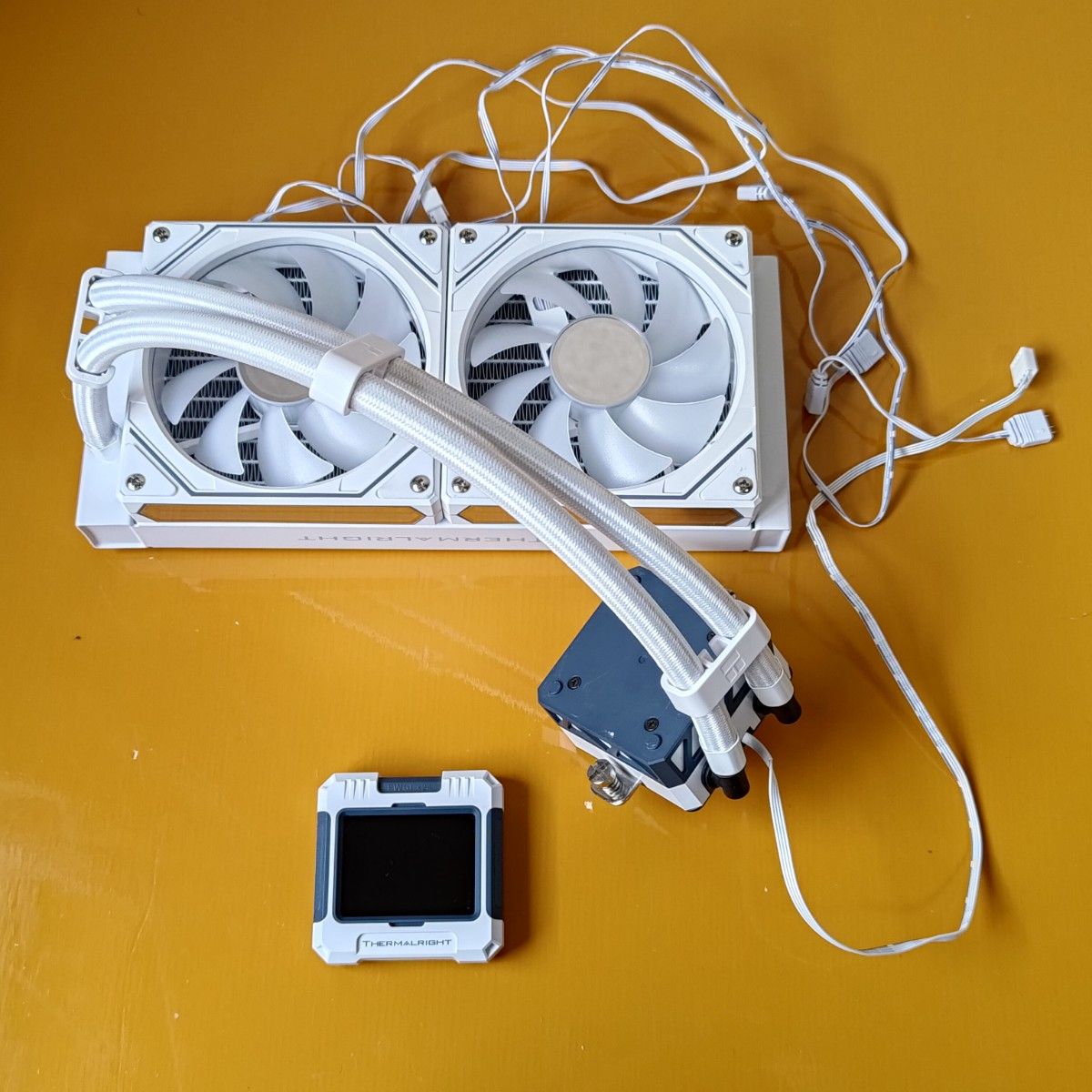 ディスプレイ付き】Thermalright FW 240 WHITE ARGB 簡易水冷 ディスプレイ付き】Thermalright FW 240 WHITE ARGB 簡易水冷
