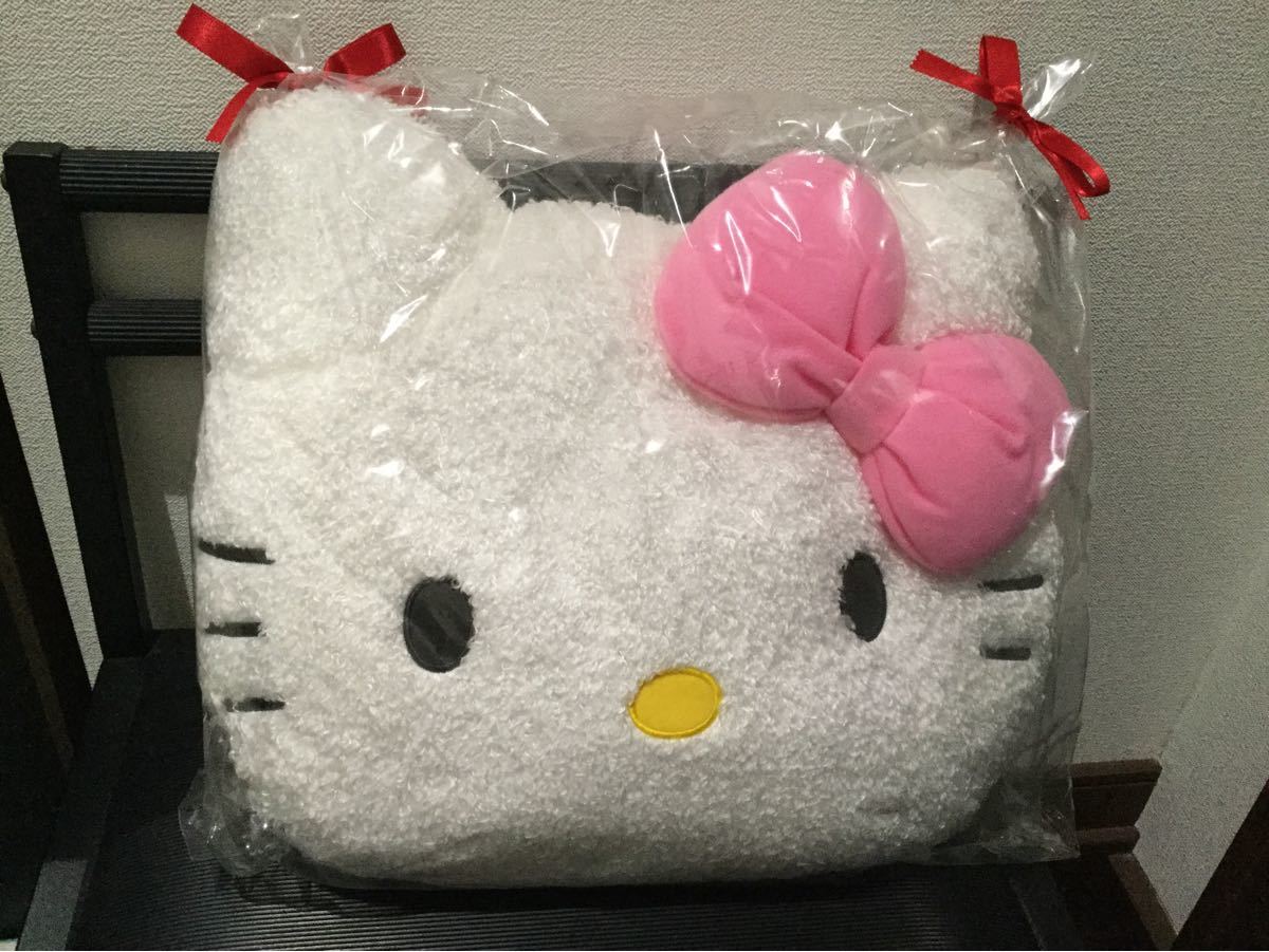 ハローキティー  ぬいぐるみ　フェイスクッション　34cm×30 ピンク色リボン