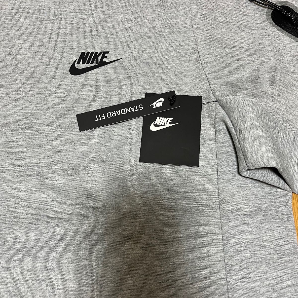 本物・正規品】新品タグ付き ナイキ NIKE TECH FLEECE CREW 本物・正規品】新品タグ付き ナイキ NIKE TECH FLEECE CREW