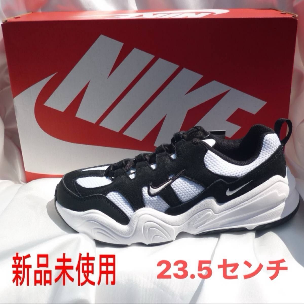 ラスト1点定価14300円23 5cm ナイキ テック ヘラ スニーカー ラスト1点定価14300円23 5cm ナイキ テック ヘラ スニーカー
