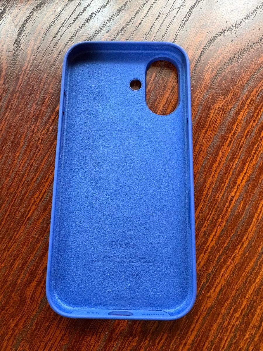 Apple iPhone 16 MagSafe対応 シリコーンケース - ウルトラ Apple iPhone 16 MagSafe対応 シリコーンケース - ウルトラ