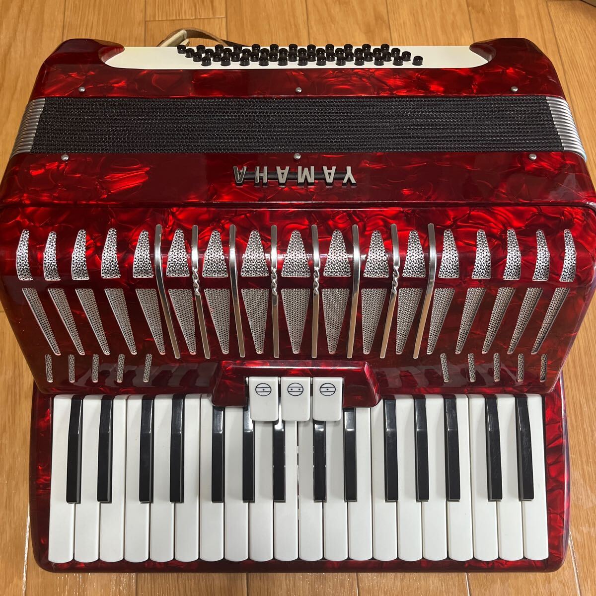 【動作確認済み】YAMAHA アコーディオン レトロ レッド Yahoo!オークション - 美品 アコーディオン YAMAHA YA-48 鍵盤