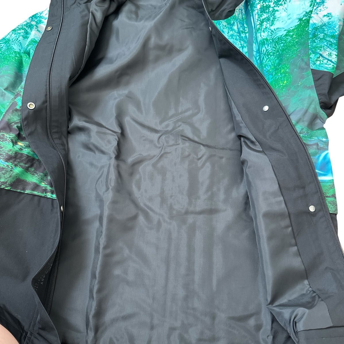 新品/adidas アディダス ナイロンジャケット ブラック 総柄 新品/adidas アディダス ナイロンジャケット ブラック 総柄