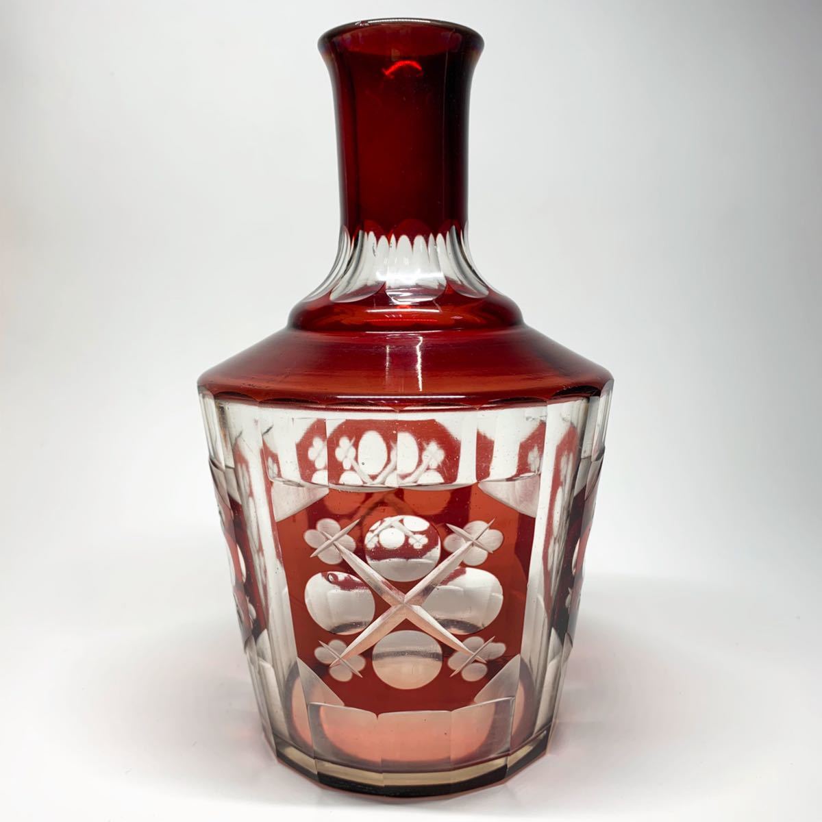 切子 切子硝子 徳利 年代物 酒瓶 硝子 ガラス 高さ17.8cm 直径10.4cm ...