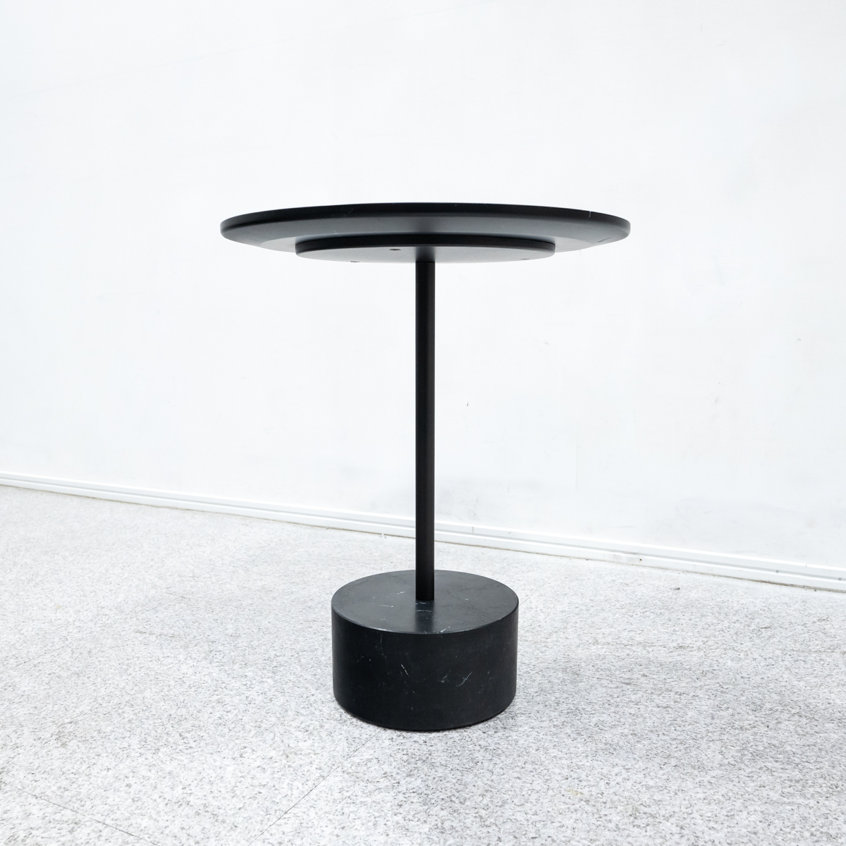 展示品】Cassina カッシーナ 194 9 NOVE ノーヴェ サイド 展示品】Cassina カッシーナ 194 9 NOVE ノーヴェ サイド