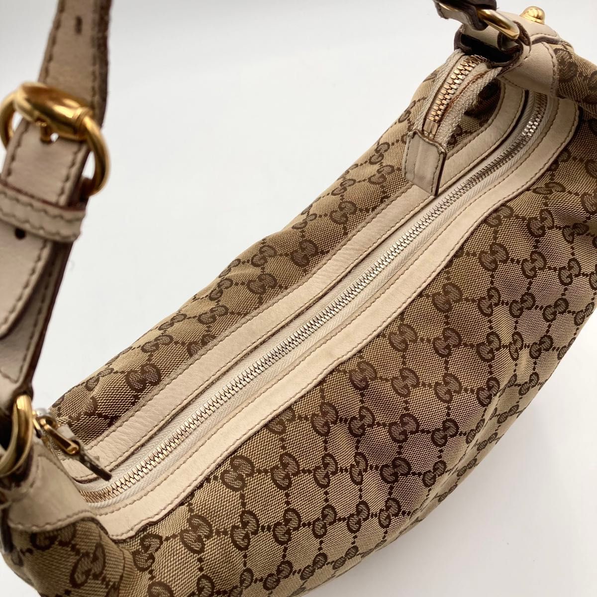 激レア【美品】GUCCI グッチ ワンショルダーバッグ GGキャンバス 激レア【美品】GUCCI グッチ ワンショルダーバッグ GGキャンバス