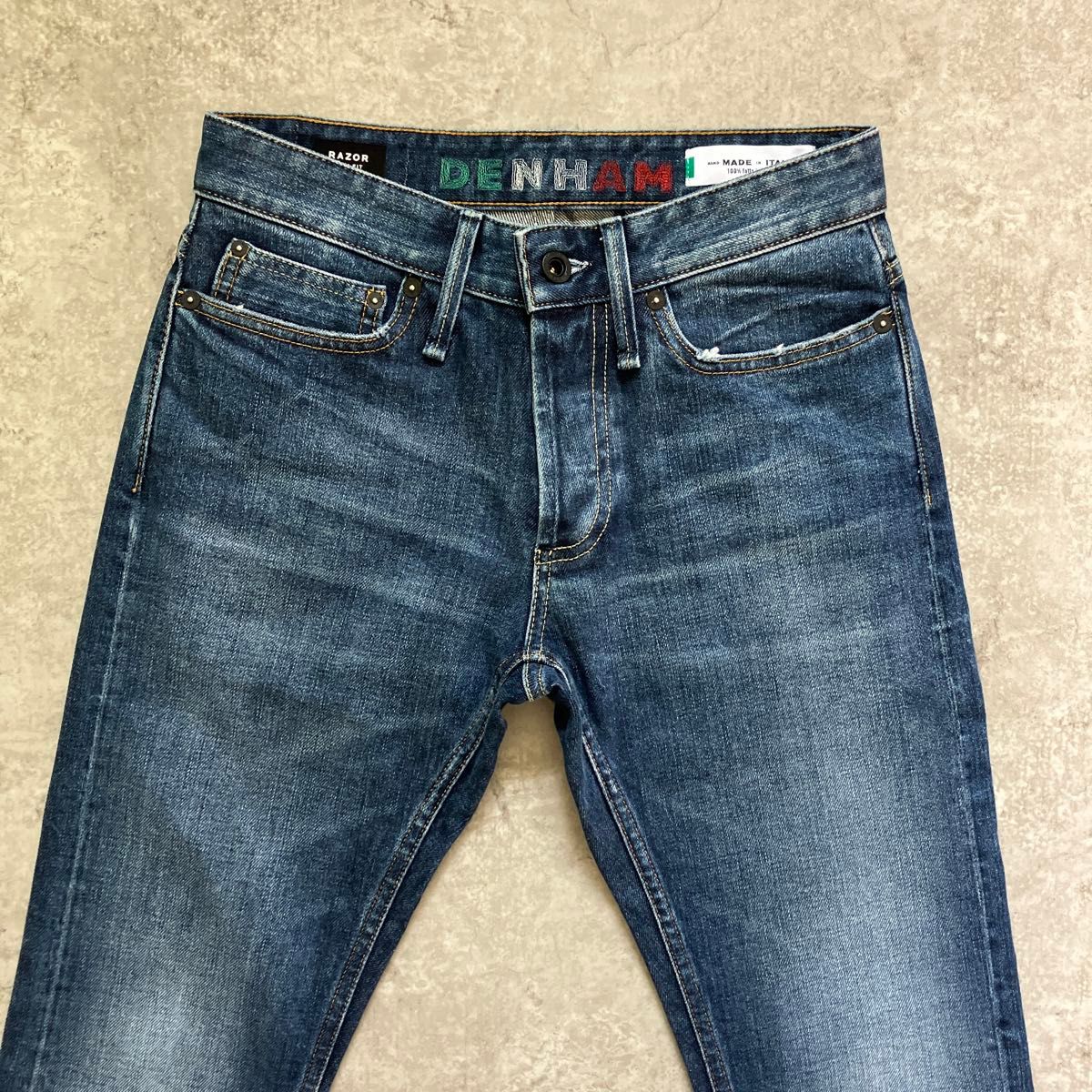 週末限定特価】希少イタリア製DENHAM RAZOR W28 デンハム 週末限定特価】希少イタリア製DENHAM RAZOR W28 デンハム