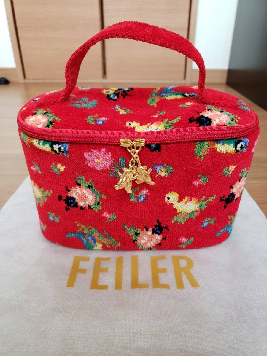 新品未使用 FEILER フェイラー ハイジ バニティ ポーチ レッド 新品未使用 FEILER フェイラー ハイジ バニティ ポーチ レッド