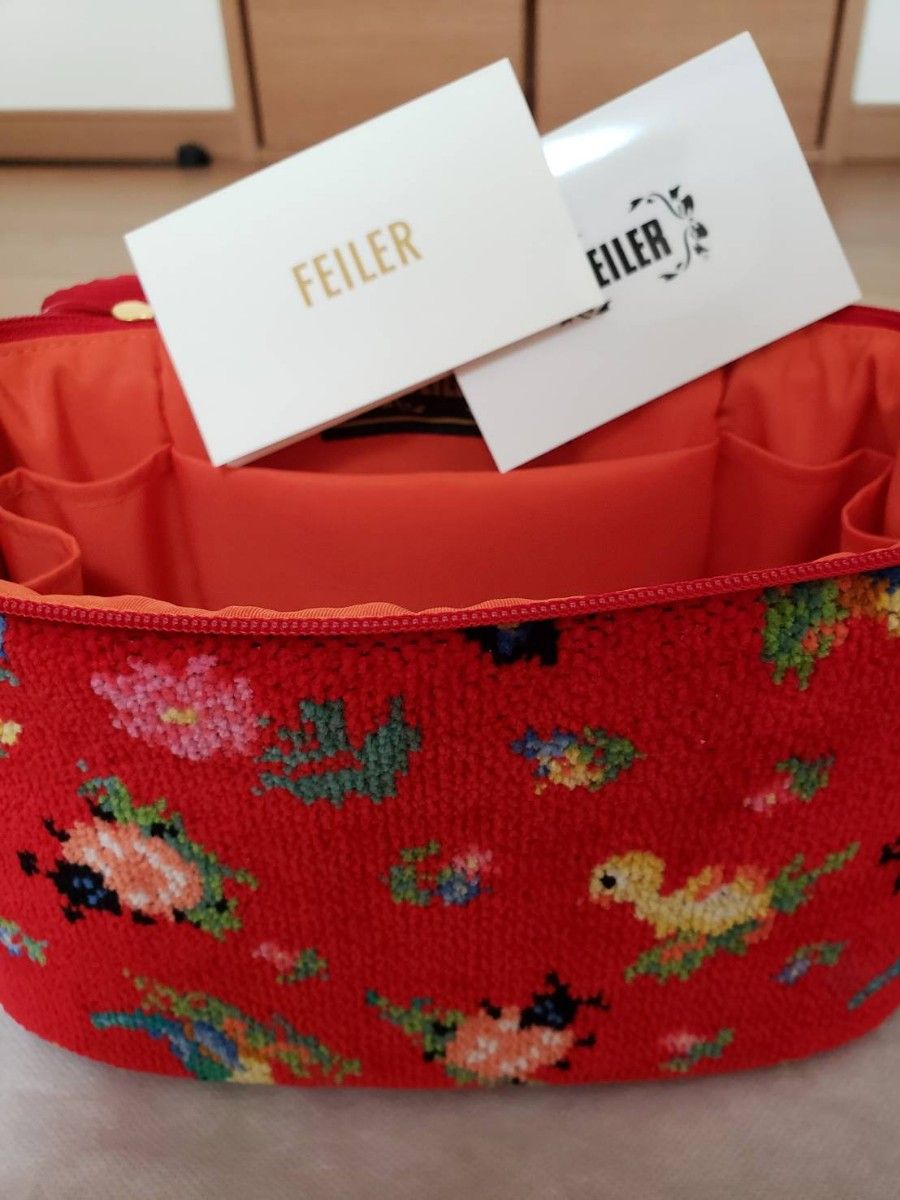 新品未使用 FEILER フェイラー ハイジ バニティ ポーチ レッド 新品未使用 FEILER フェイラー ハイジ バニティ ポーチ レッド