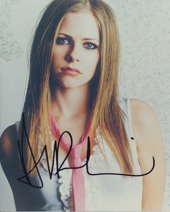 Avril Lavigne*アヴリル・ラヴィーン*サイン入りポートレート*-