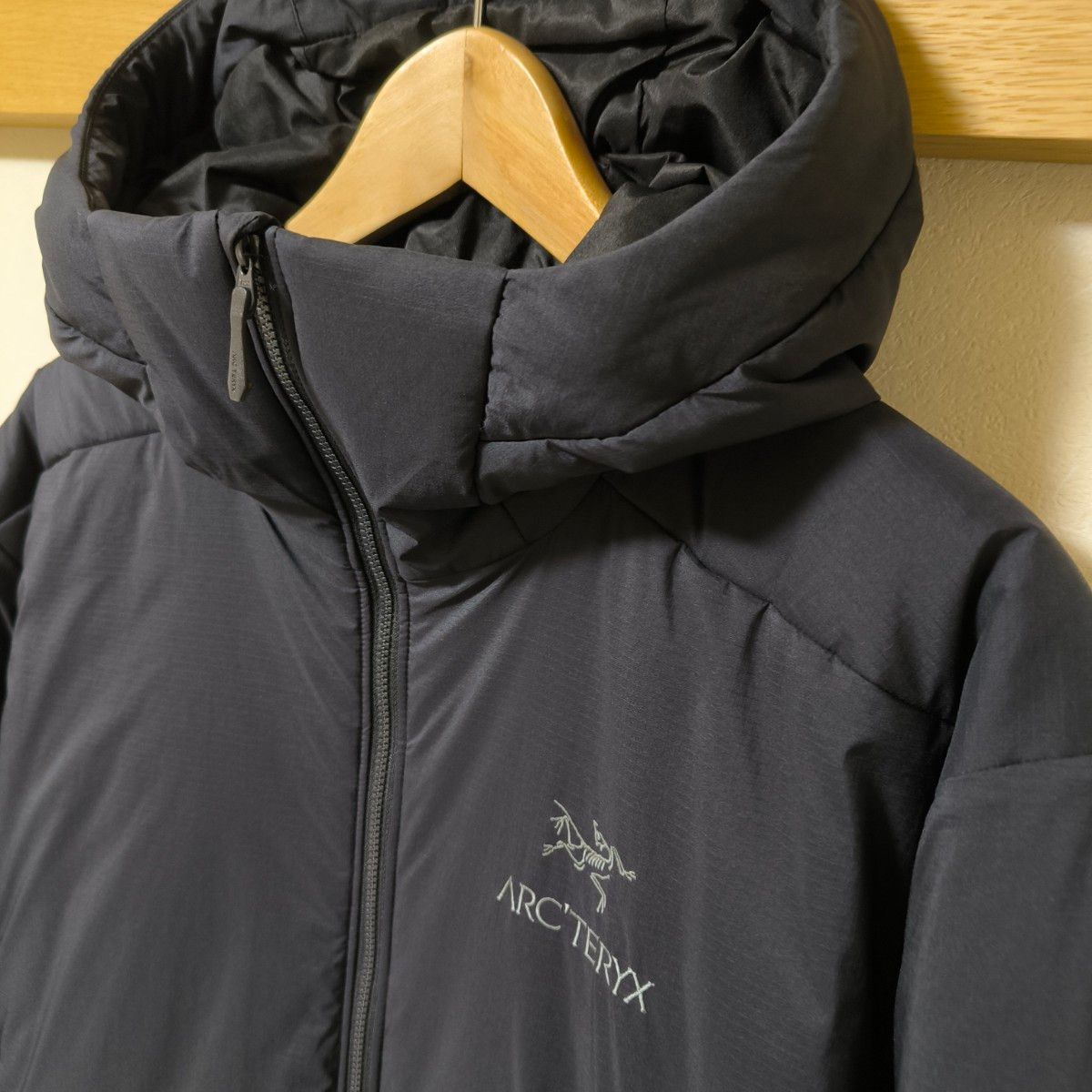 未使用】アークテリクス アトム AR フーディ ATOM AR HOODY 未使用】アークテリクス アトム AR フーディ ATOM AR HOODY