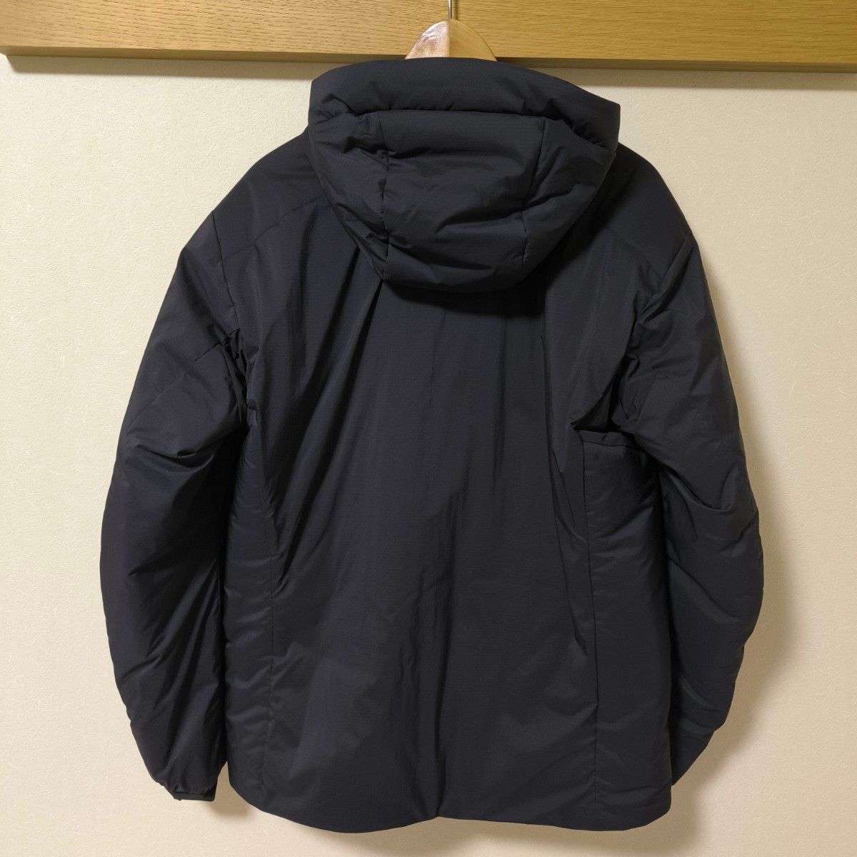 未使用】アークテリクス アトム AR フーディ ATOM AR HOODY 未使用】アークテリクス アトム AR フーディ ATOM AR HOODY