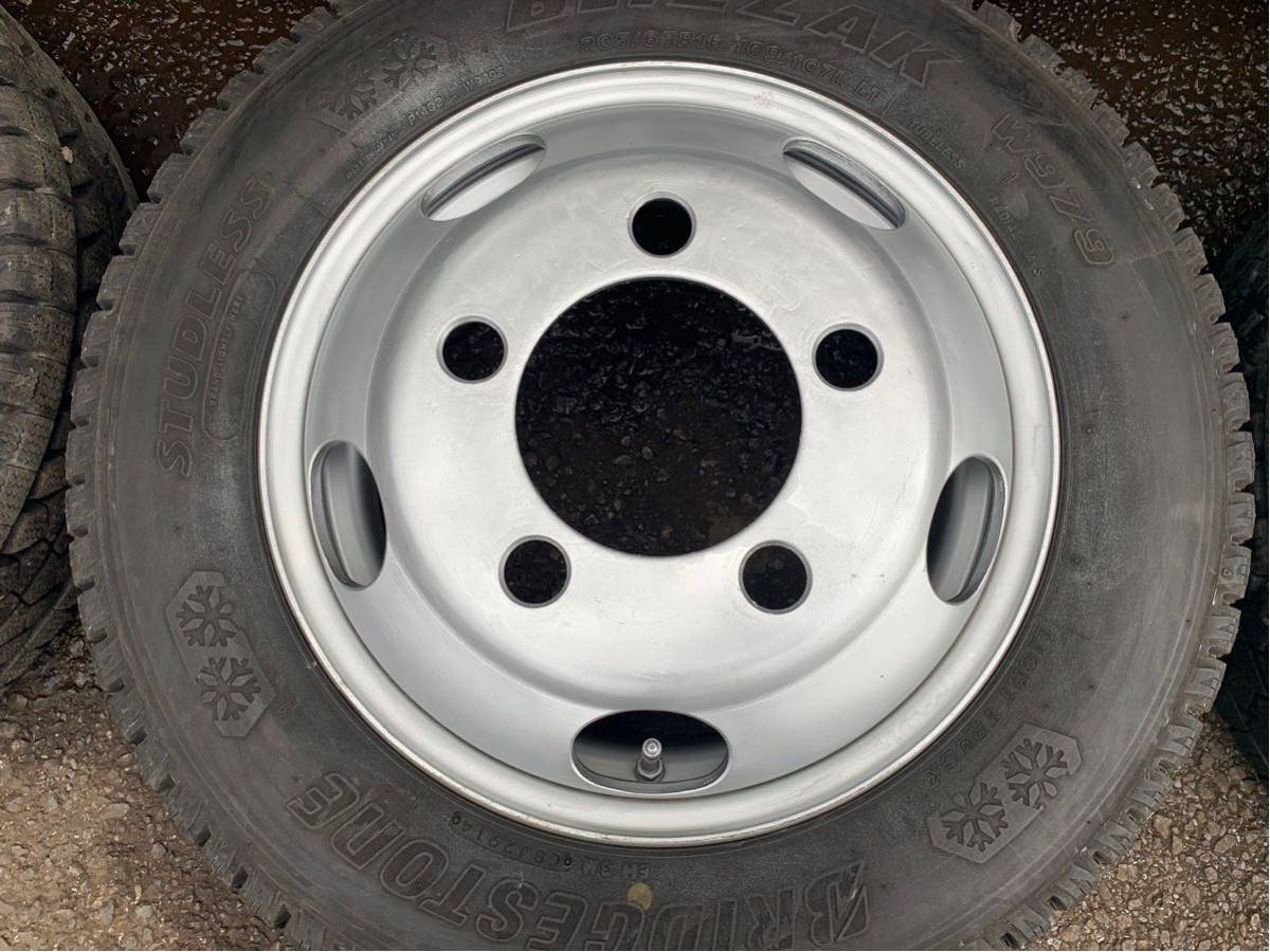 205/65R16 109/107 BS W979 2014年 スタッドレス 2トン 3トン ダンプ キャンター 16×5.5K 115-9TC 6本値段_画像2