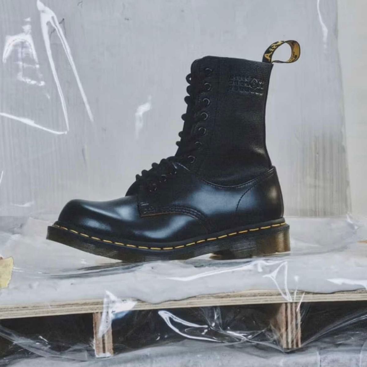 MM6 メゾンマルジェラ x Dr Martens ドクターマーチン ブーツ MM6 メゾンマルジェラ x Dr Martens ドクターマーチン ブーツ