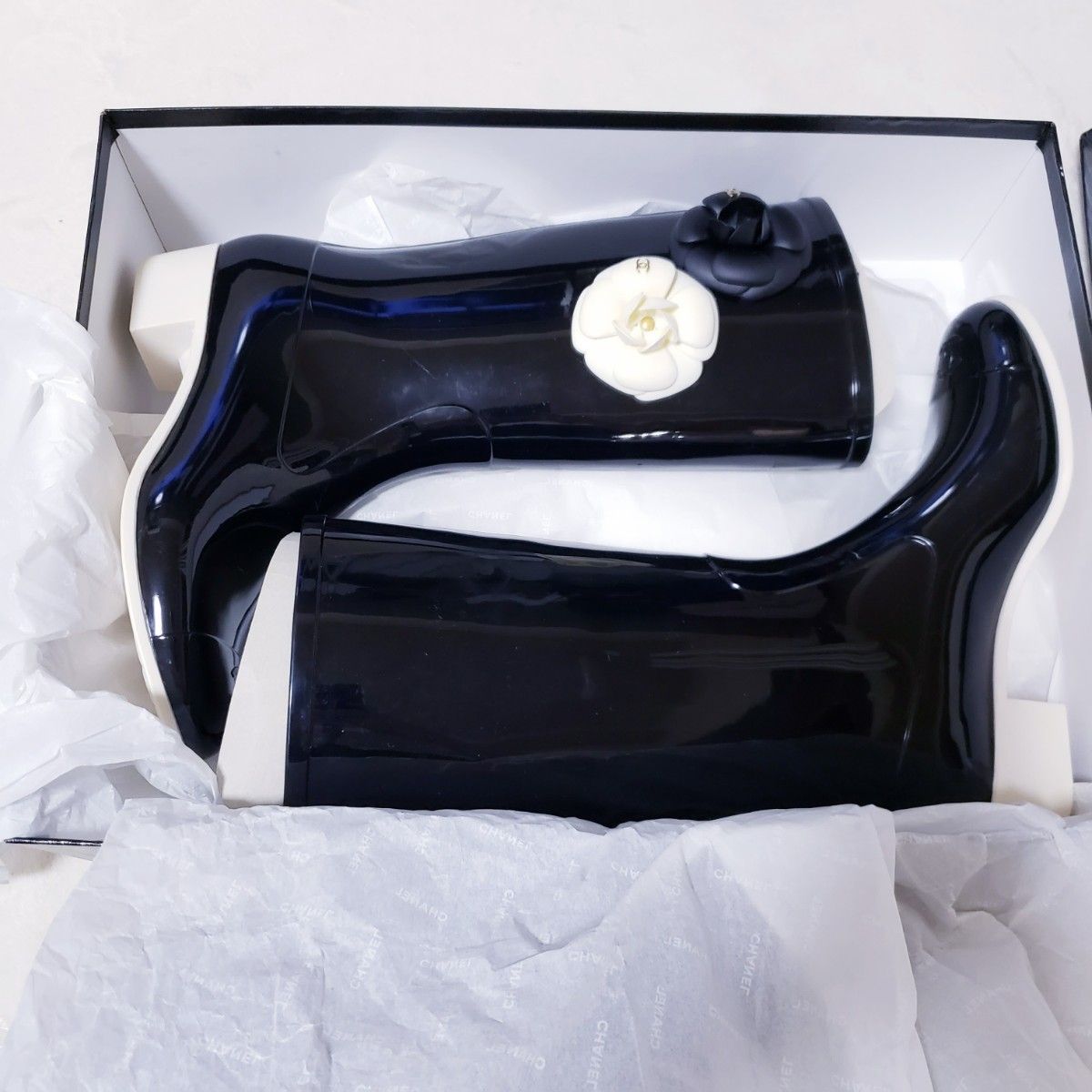 美品☆CHANEL・エンボス加工ココマーク カメリア付 レインブーツ 美品☆CHANEL・エンボス加工ココマーク カメリア付 レインブーツ