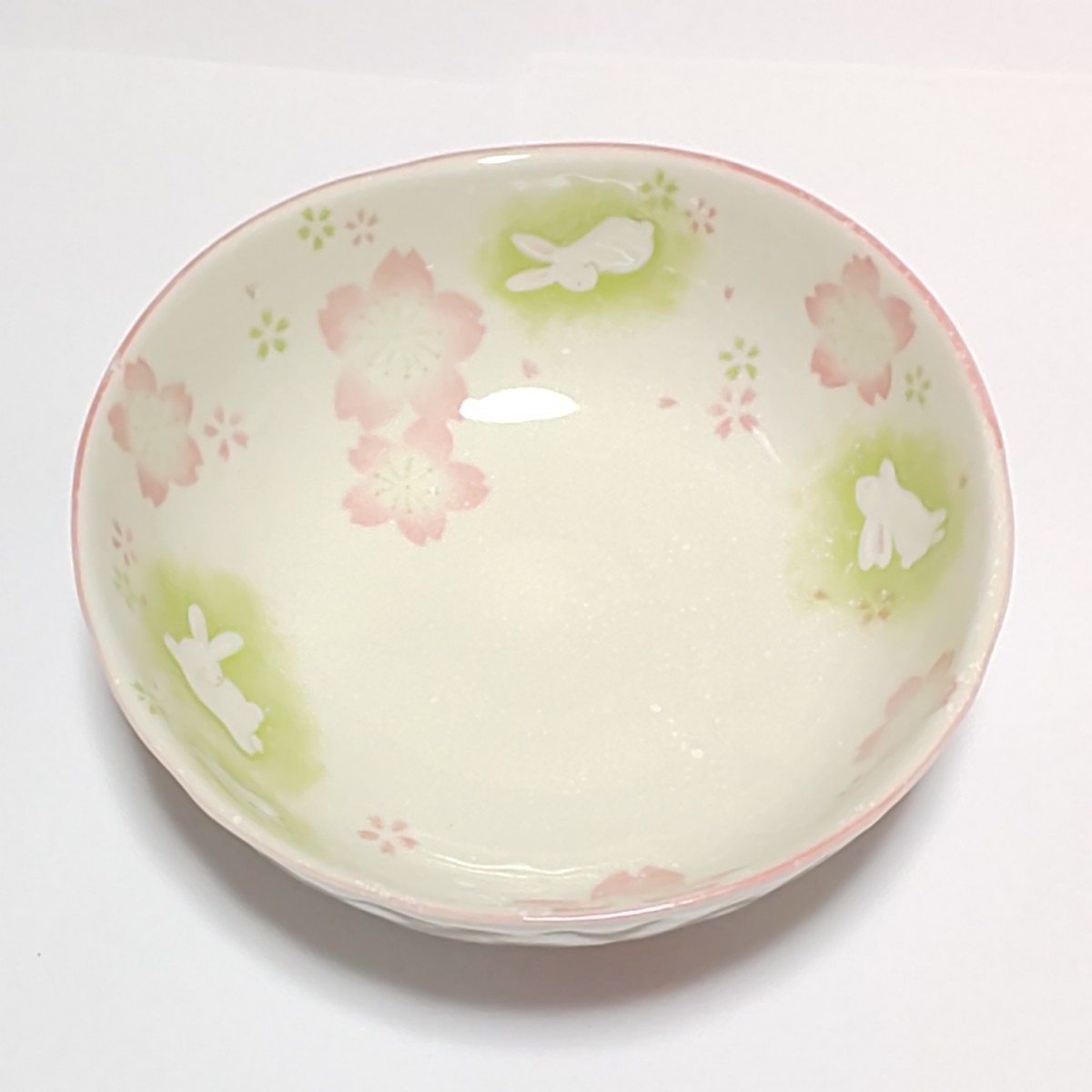 波佐見焼 桜とうさぎの器 シチュー皿 グラタン皿 かわいい 有田焼 陶磁器　かわいい　鉢　お皿