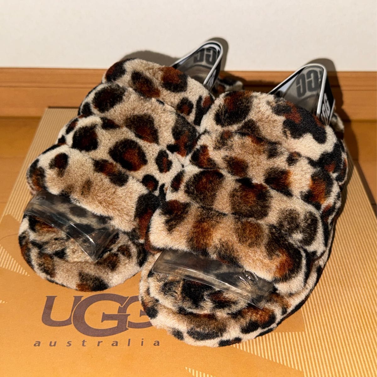 UGG FLUFF YEAH SLIDE LEOPARD UGG サンダル ヒョウ柄 UGG FLUFF YEAH SLIDE LEOPARD UGG サンダル ヒョウ柄