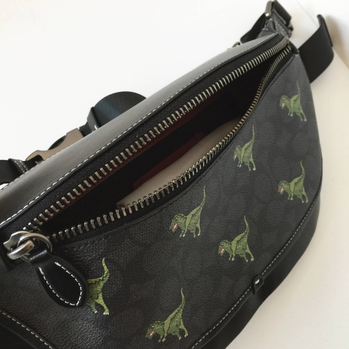新品未使用】 COACH ショルダーバッグ CF078 レキシー ボディー 新品未使用】 COACH ショルダーバッグ CF078 レキシー ボディー