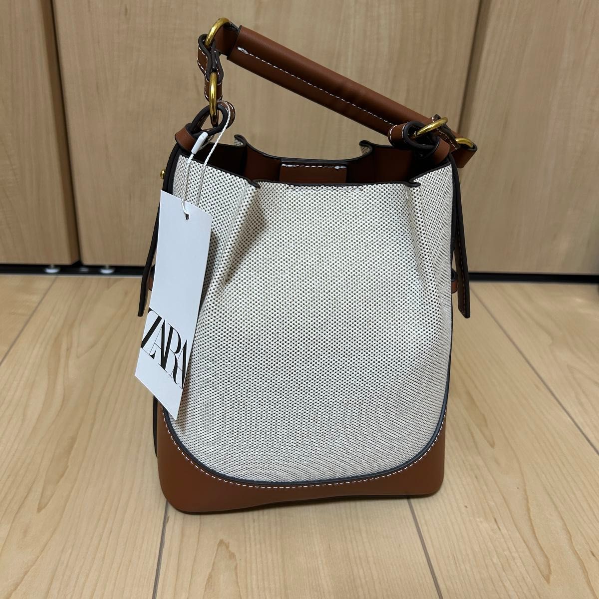 ZARA トップステッチ バケットバッグ ショルダー|Yahoo!フリマ ZARA トップステッチ バケットバッグ ショルダー|Yahoo!フリマ