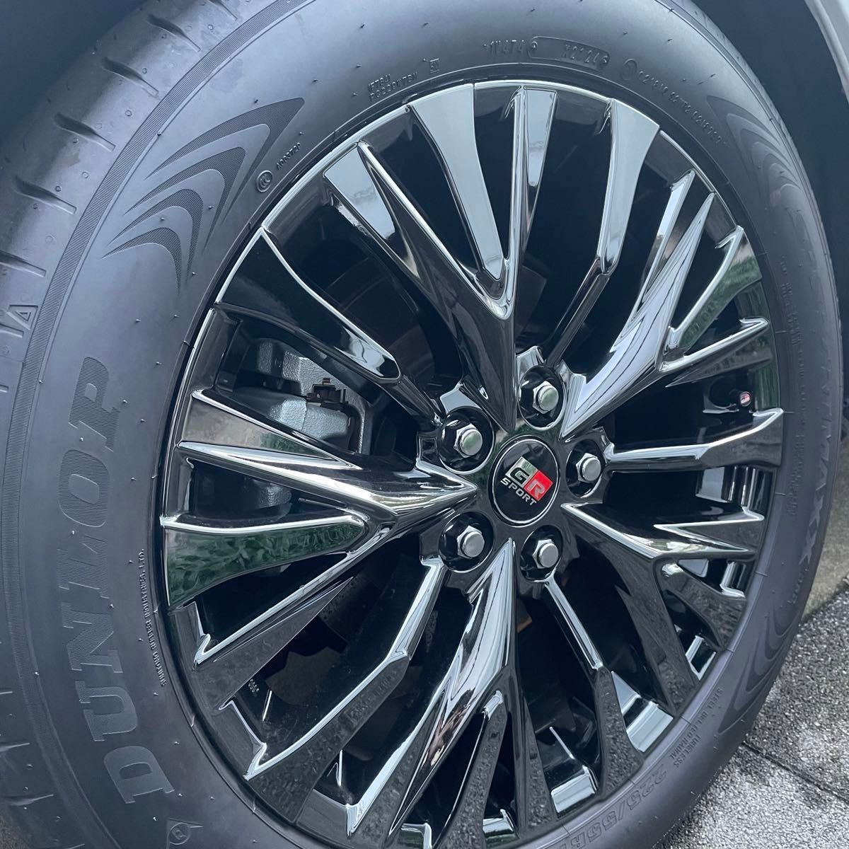 新品】GR Gazoo Racing ホイールセンターキャップ4個セット 新品】GR Gazoo Racing ホイールセンターキャップ4個セット