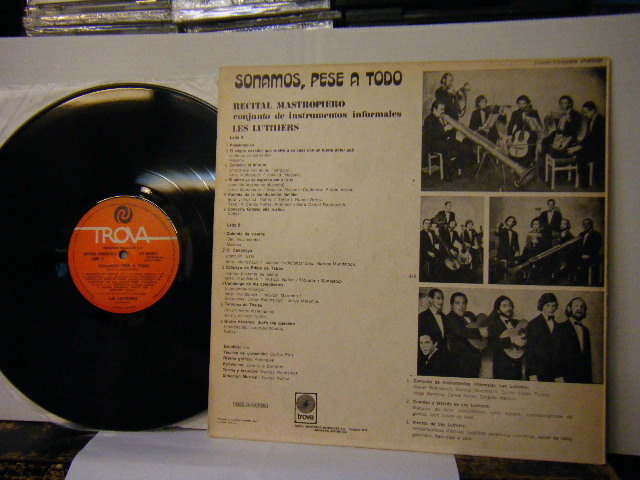 ▲LP LES LUTHIERS レズ・リュティエ / SONAMOS PESE A TODO アルゼンチン・コメディ音楽 輸入盤_画像2